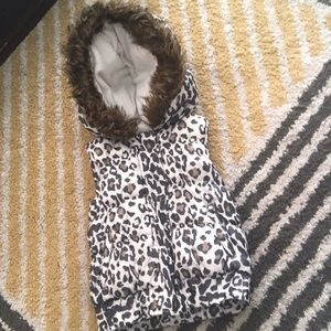 Old Navy Girls Small Puffer Vest - Hoodie!